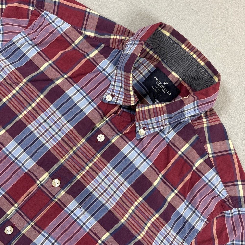 American Eagle Button Up Shirt Men's Sz Medium Vintage Fit Blue/Red/White Plaid